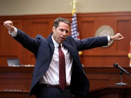 Prosecutor demonstrates in the Zimmerman murder trial opening statement / Headline Surfer