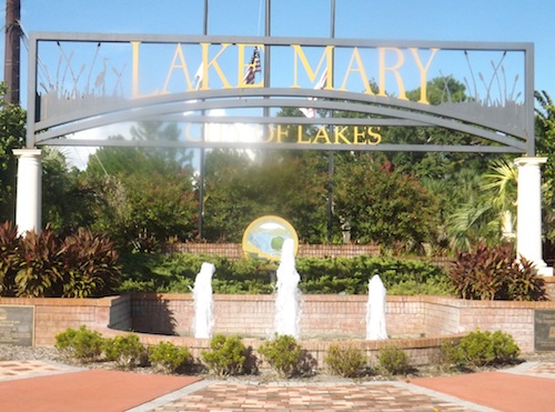 American flags lowered in Lake Mary, FL on 9/11 12th anniversary / Headline Surfer