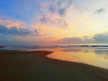 Ormond Beach shoreline at dawn. / Headline Surfer®