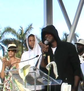 The hoodie was on display in the Miami rally / Headline Surfer