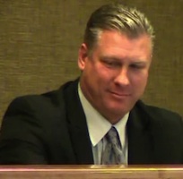 New Smyrna Beach Mayor Adam Barringer disrespected a cop / Hadline Surfer