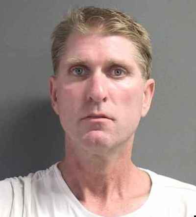 Mark J. Ruth / Headline Surfer