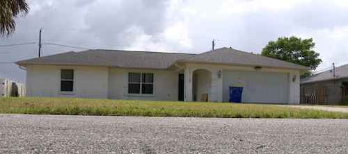 Seven animals left behind to die in abandoned house / Headline Surfer