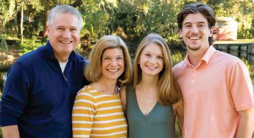 Amy Lockhart & family / Headline Surfer